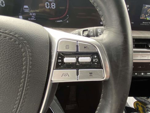 Used 2023 Kia Telluride EX w/ EX Captain's Chair Package image 22