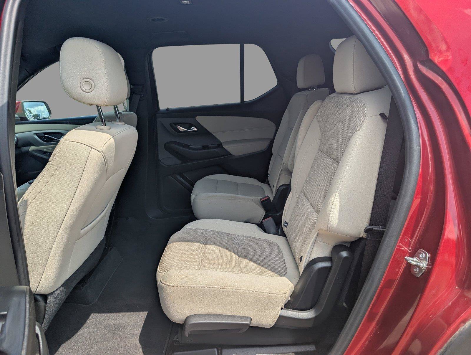 Used 2023 Chevrolet Traverse LT FWD image 32