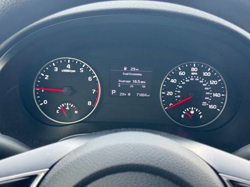 Used 2021 Kia Seltos LX image 16