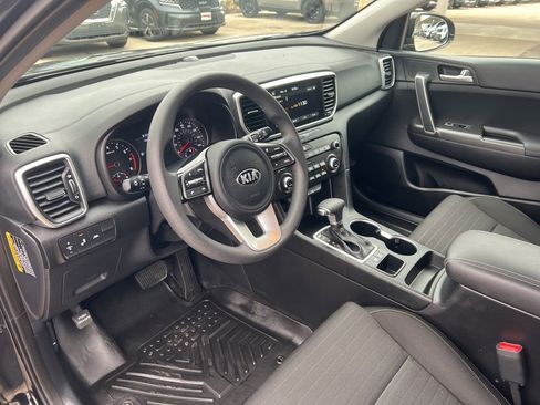 Certified 2022 Kia Sportage LX w/ LX FWD Value Edition Package image 6