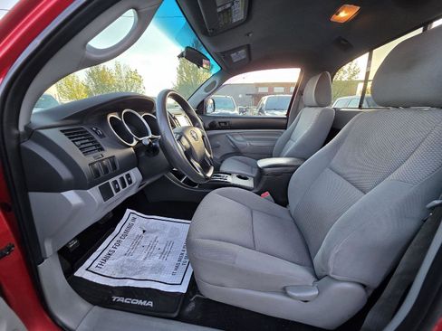 Used 2014 Toyota Tacoma 4x4 Regular Cab image 8