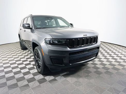 Certified 2024 Jeep Grand Cherokee L Laredo image 2