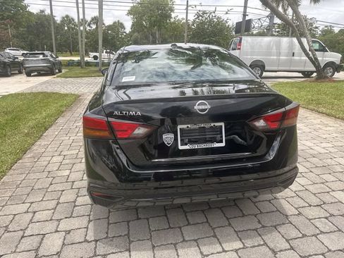 Used 2025 Nissan Altima 2.5 S FWD image 36