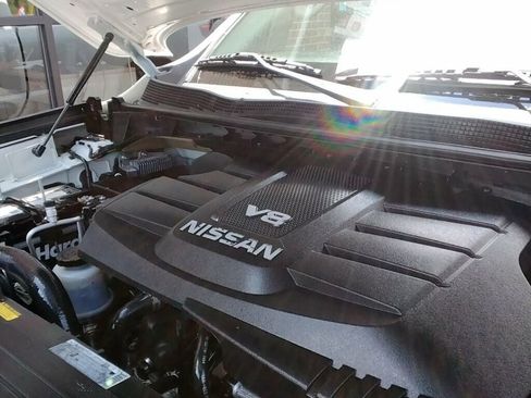 Used 2018 Nissan Titan SV RWD image 21