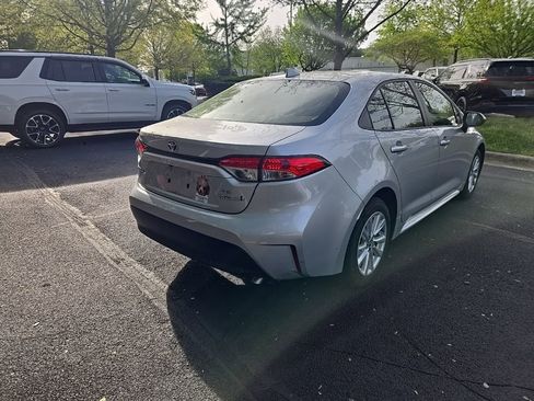 Used 2024 Toyota Corolla LE w/ LE Convenience Package image 9