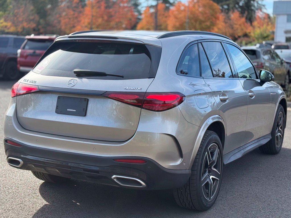 Used 2023 Mercedes-Benz GLC 300 4MATIC image 5
