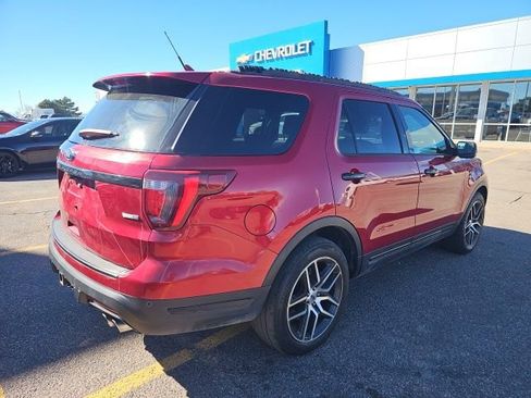 Used 2018 Ford Explorer Sport image 3