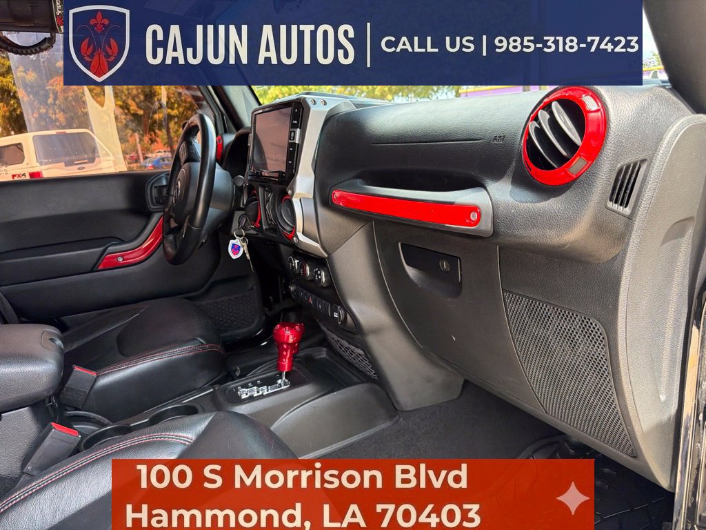 Used 2018 Jeep Wrangler Unlimited Rubicon w/ Connectivity Group AWD/4WD image 21