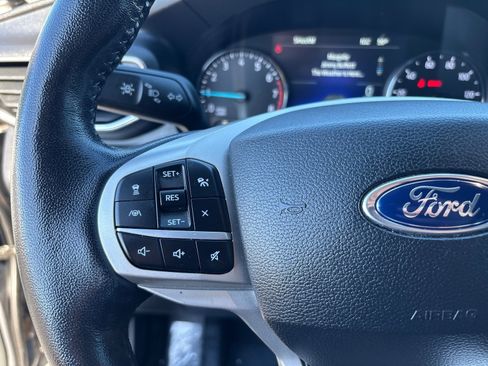 Used 2021 Ford Explorer XLT w/ Equipment Group 202A image 25