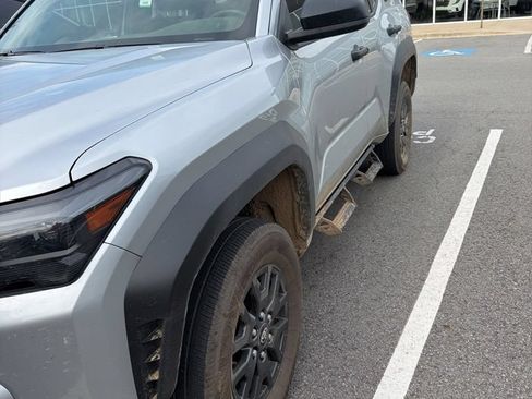 Used 2025 Toyota 4Runner SR5 AWD/4WD image 2