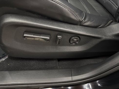 Used 2020 Honda CR-V Touring image 9