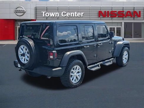 Used 2023 Jeep Wrangler Unlimited Sport w/ Sun And Sound Package AWD/4WD image 7