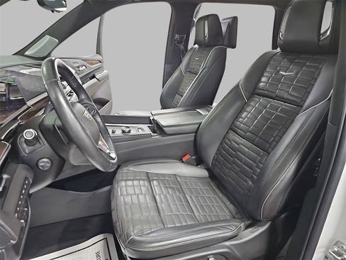 Used 2022 Cadillac Escalade Sport Platinum w/ LPO, ONYX Package image 21