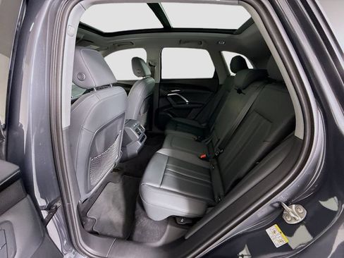 Certified 2025 Audi Q5 Premium w/ Convenience Package AWD/4WD image 22