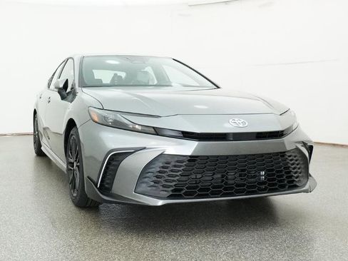 New 2026 Toyota Camry SE FWD image 4