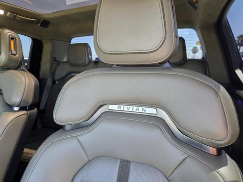 Used 2022 Rivian R1T Adventure AWD/4WD image 19