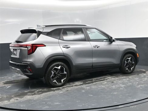 Used 2025 Kia Seltos S image 4