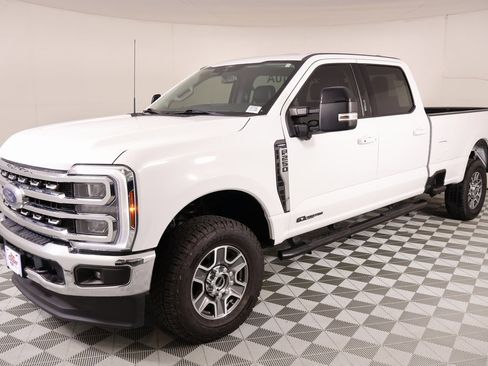 Used 2024 Ford F250 Lariat image 11