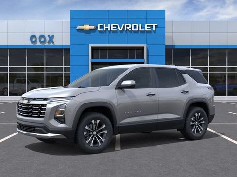 New 2026 Chevrolet Equinox LT w/ Convenience Package II FWD image 2