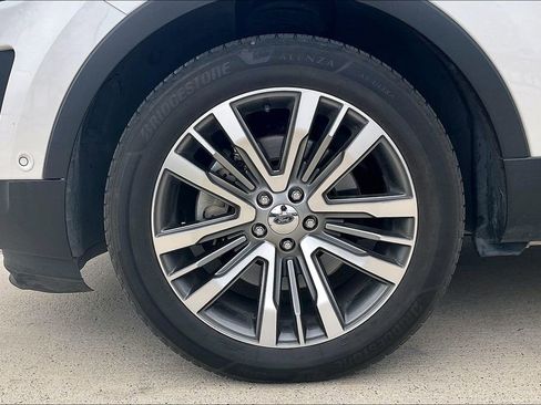 Used 2017 Ford Explorer Platinum image 11