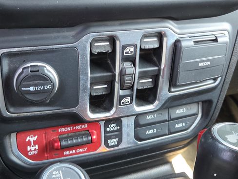 Used 2021 Jeep Wrangler Unlimited Rubicon w/ Dual Top Group image 30