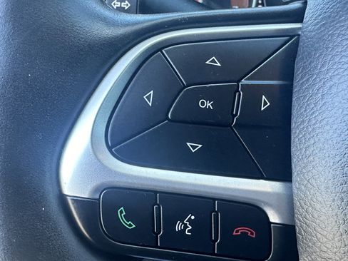 Used 2018 Jeep Compass Latitude w/ Cold Weather Group image 24