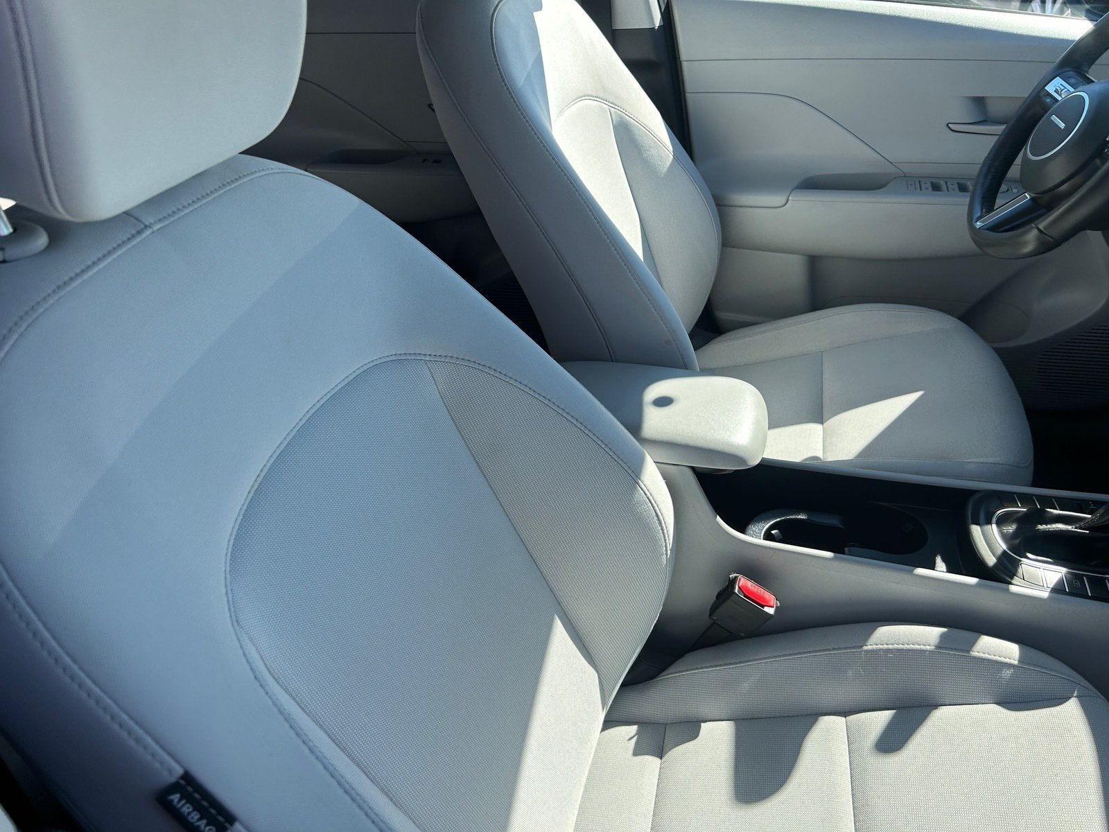 Used 2025 Hyundai Kona SEL FWD image 12