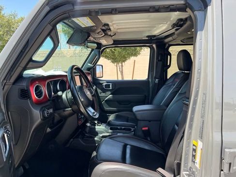 Used 2021 Jeep Gladiator Rubicon AWD/4WD image 13