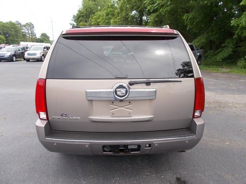 Used 2007 Cadillac Escalade AWD w/ Information Package image 15