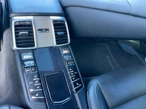Used 2015 Porsche Panamera S RWD image 36