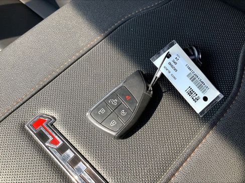 Used 2024 GMC Sierra 2500 AT4 w/ Technology Package AWD/4WD image 14
