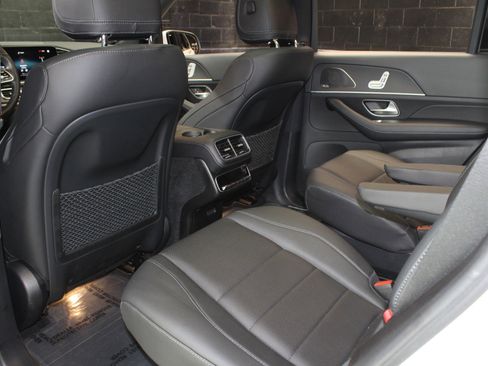 Used 2023 Mercedes-Benz GLS 450 4MATIC image 43