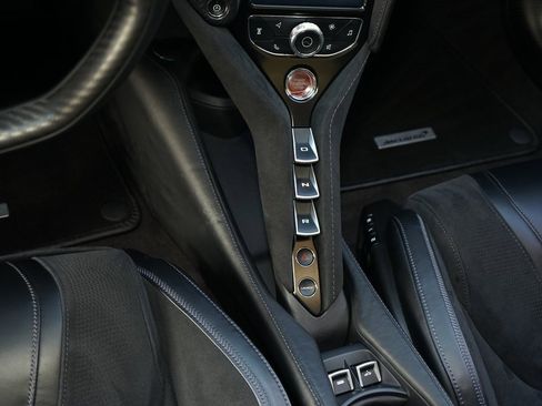 Used 2020 McLaren 720S Spider image 27