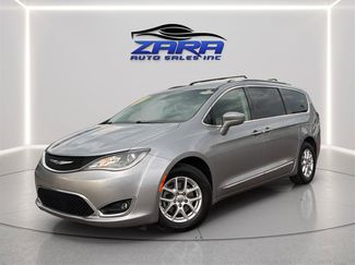 Used 2020 Chrysler Pacifica Touring-L FWD video 1