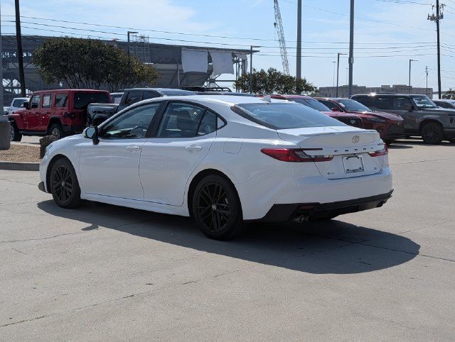 Used 2025 Toyota Camry SE FWD image 9