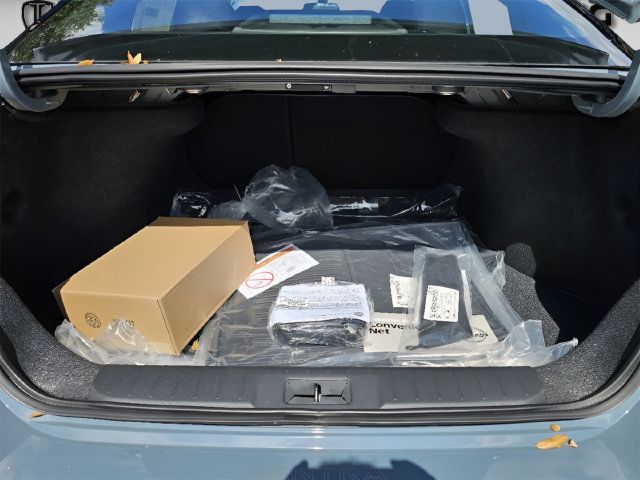 Certified 2025 Nissan Sentra SR FWD image 21