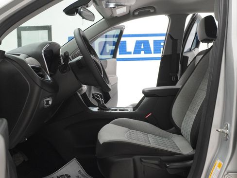 Used 2022 Chevrolet Equinox LS FWD image 8
