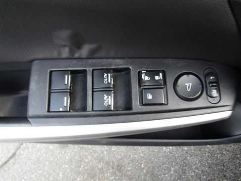 Used 2013 Honda Crosstour EX image 17