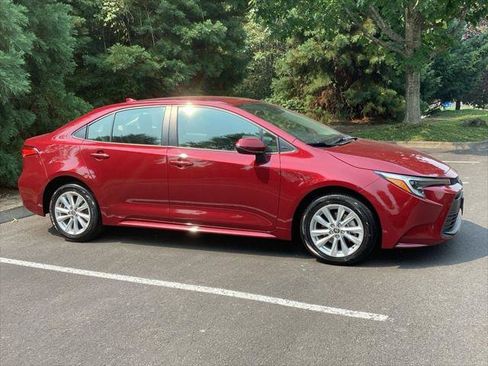 Certified 2025 Toyota Corolla LE w/ LE Premium Package FWD image 7