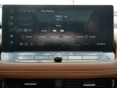 Used 2025 Nissan Rogue Platinum image 22