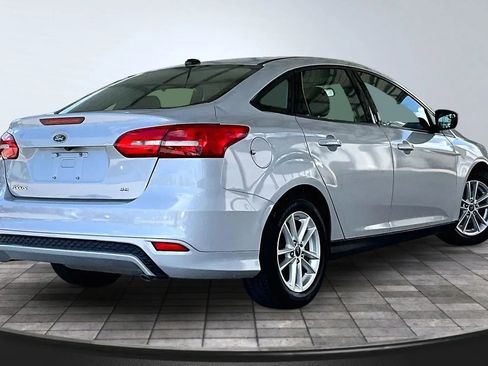 Used 2017 Ford Focus SE image 6