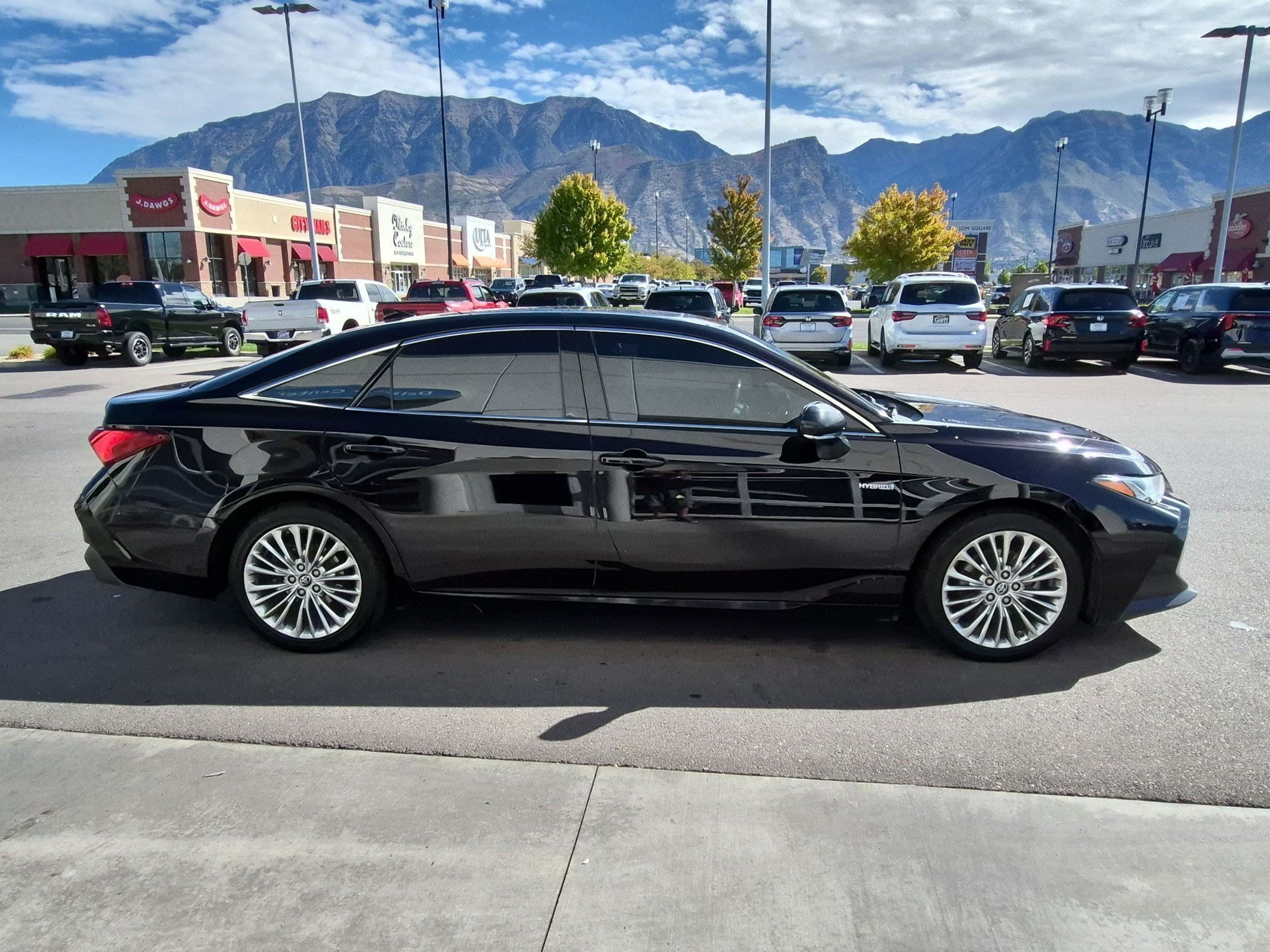 Used 2019 Toyota Avalon Limited w/ Advanced Safety Package FWD image 2