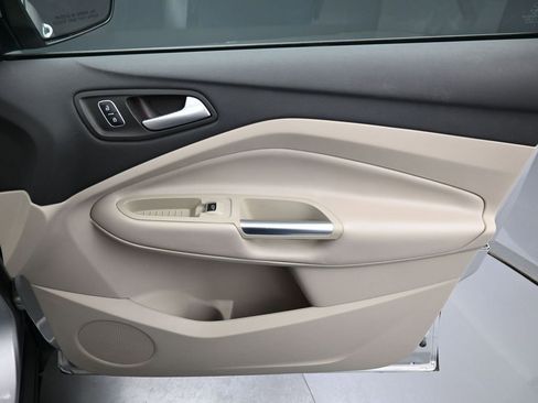 Used 2017 Ford Escape Titanium image 38