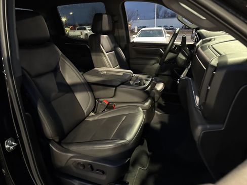 Used 2025 GMC Sierra 1500 SLT image 14