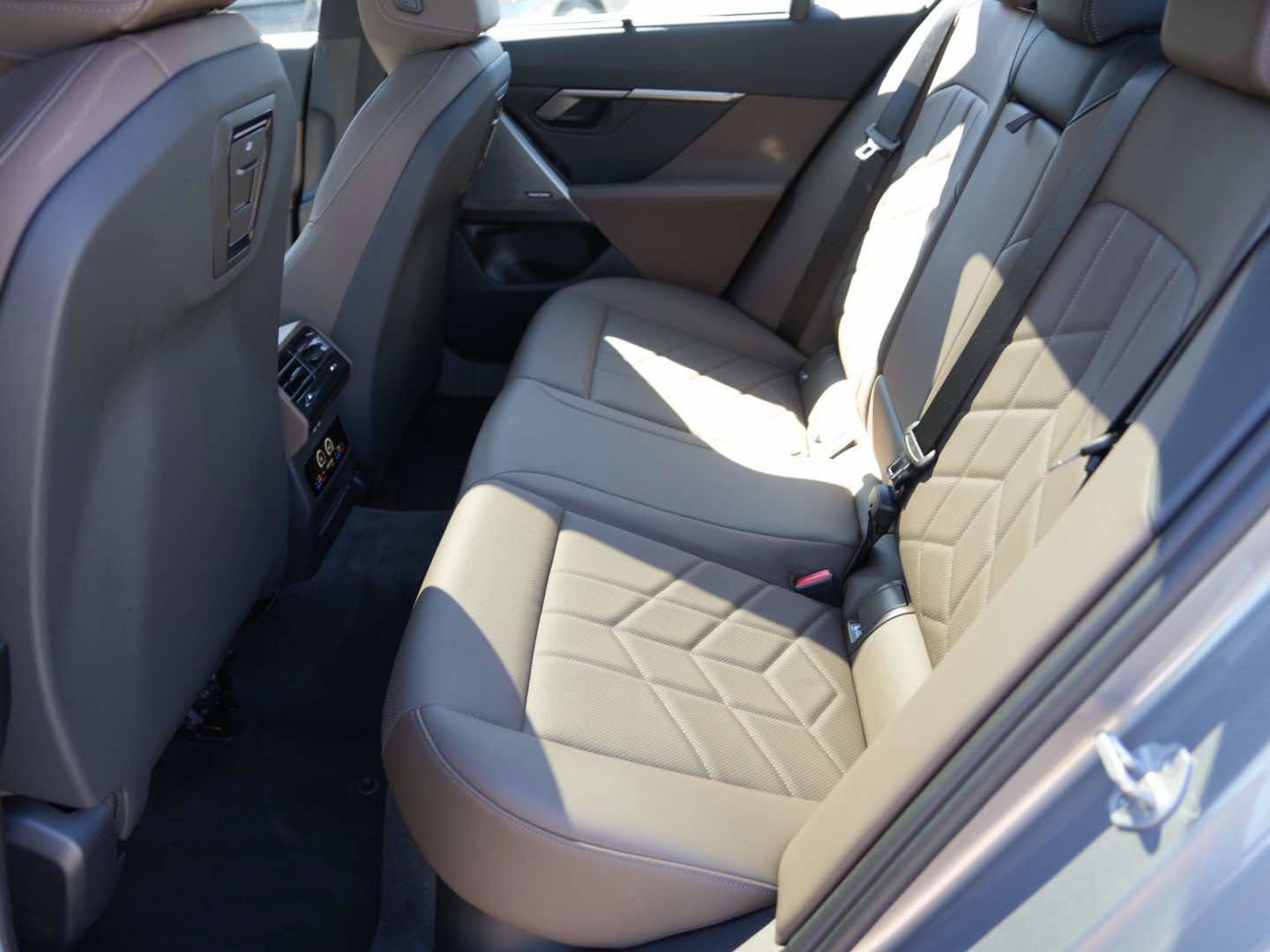 Used 2026 BMW 540i xDrive AWD/4WD image 10