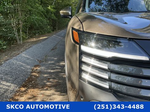 Used 2025 Nissan Kicks SR image 29