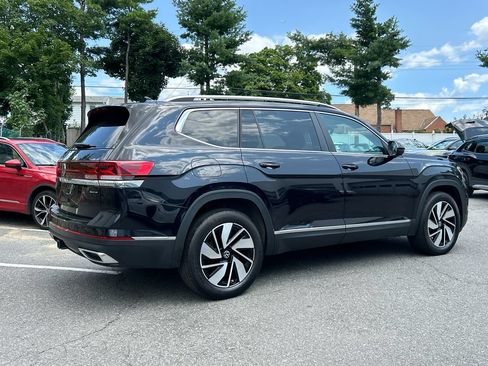 Used 2024 Volkswagen Atlas SEL AWD/4WD image 2