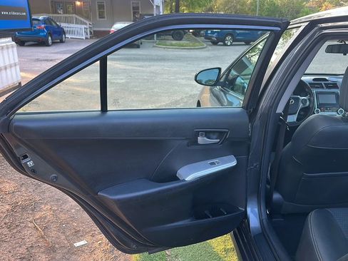 Used 2012 Toyota Camry SE image 17