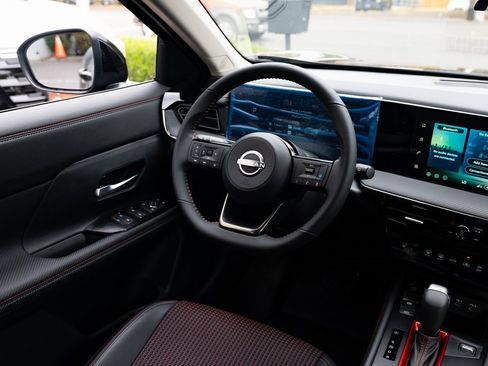 New 2026 Nissan Kicks SR w/ Cold Weather Package image 9