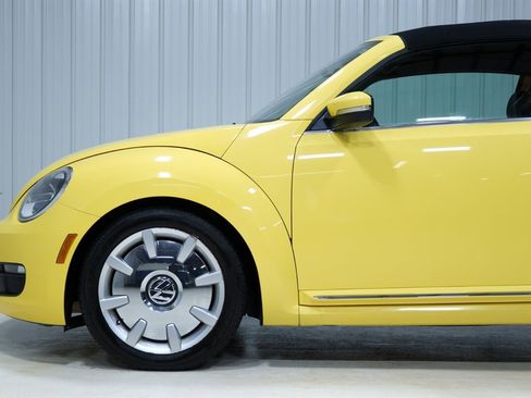 Used 2013 Volkswagen Beetle 2.5 image 3